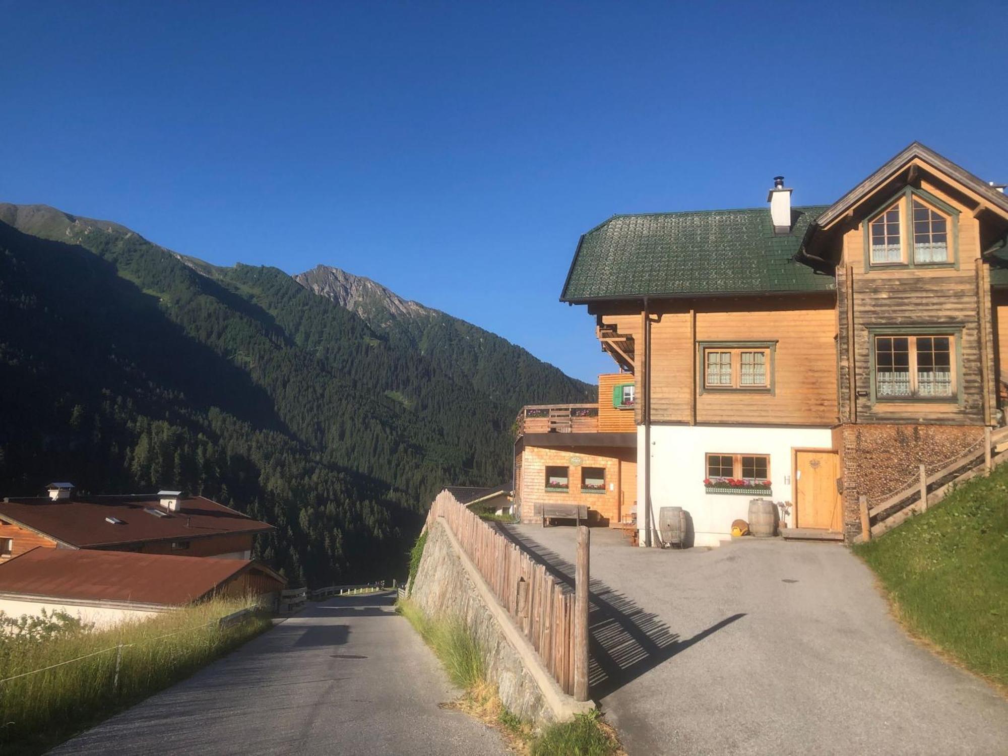 Peerfect Ferienwohnungen Navis Exterior foto